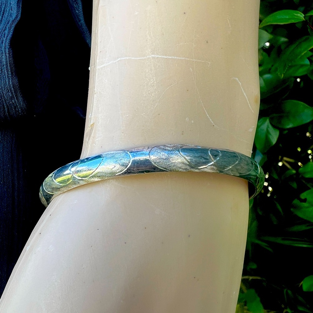 STERLING SILVER BANGLE BRACELET